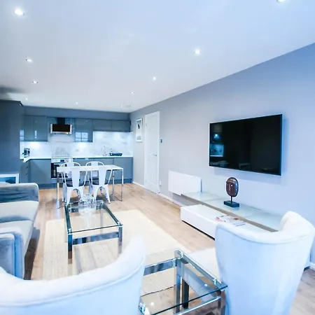 Stunning 2 Bed Merchant City Apartment With Residents Parking Glasgow Buitenkant foto