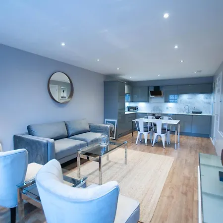 Stunning 2 Bed Merchant City Apartment With Residents Parking Glasgow Buitenkant foto