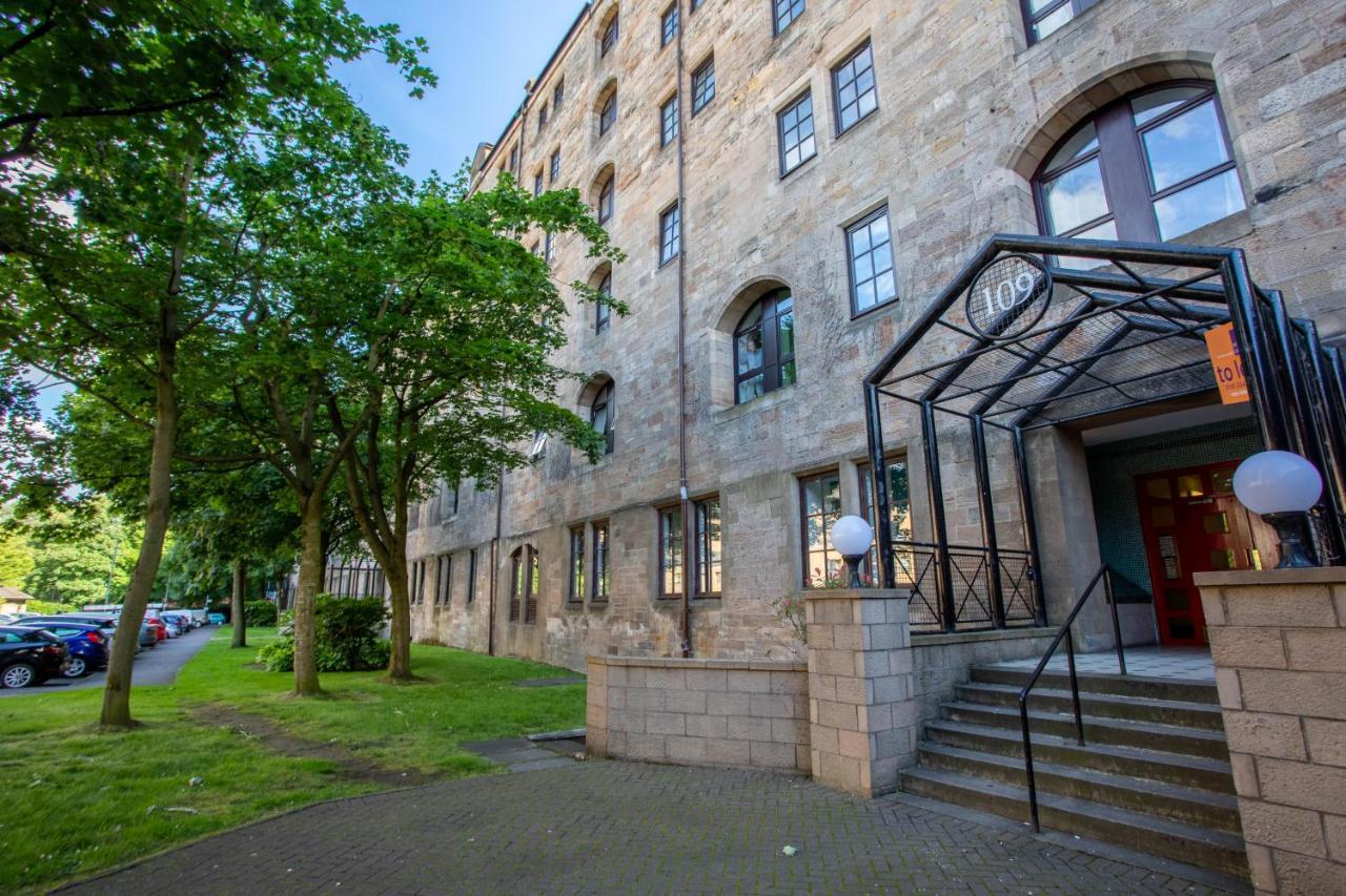 Stunning 2 Bed Merchant With Residents Parking Appartamento